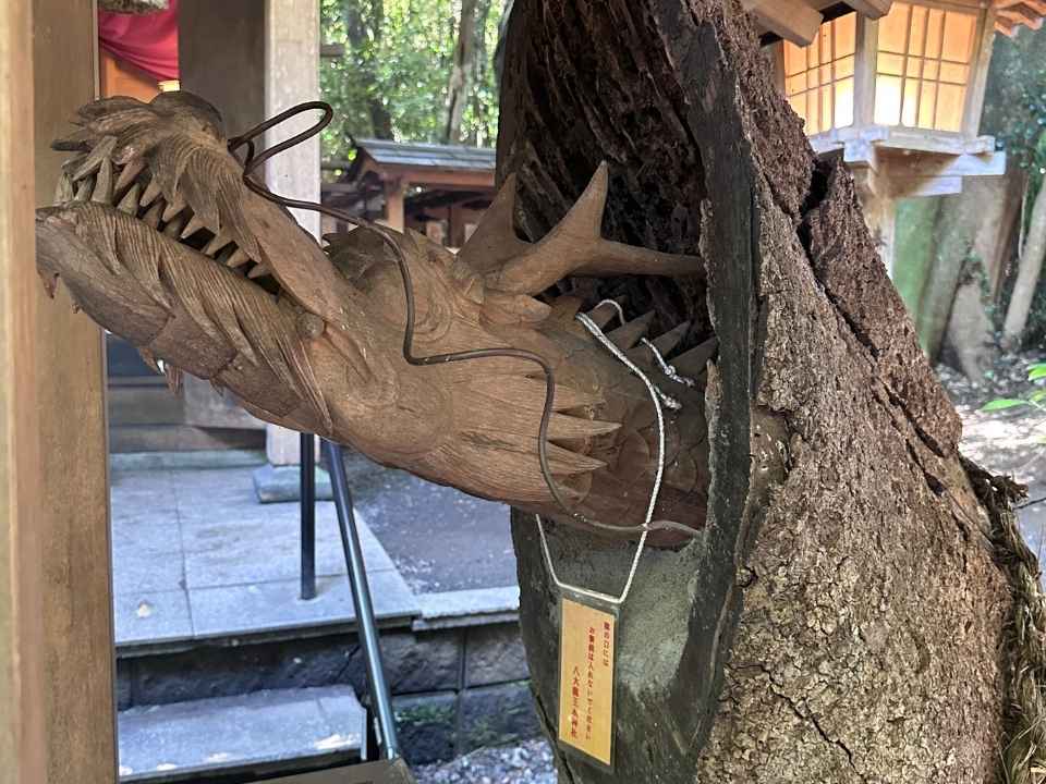 宮崎高千穂の八大龍王水神の彫刻